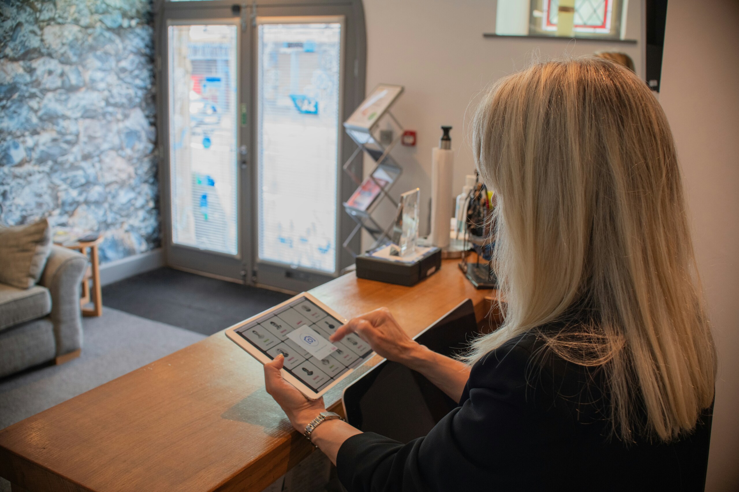 How to Reduce Front Desk Overload in a Vet Clinic