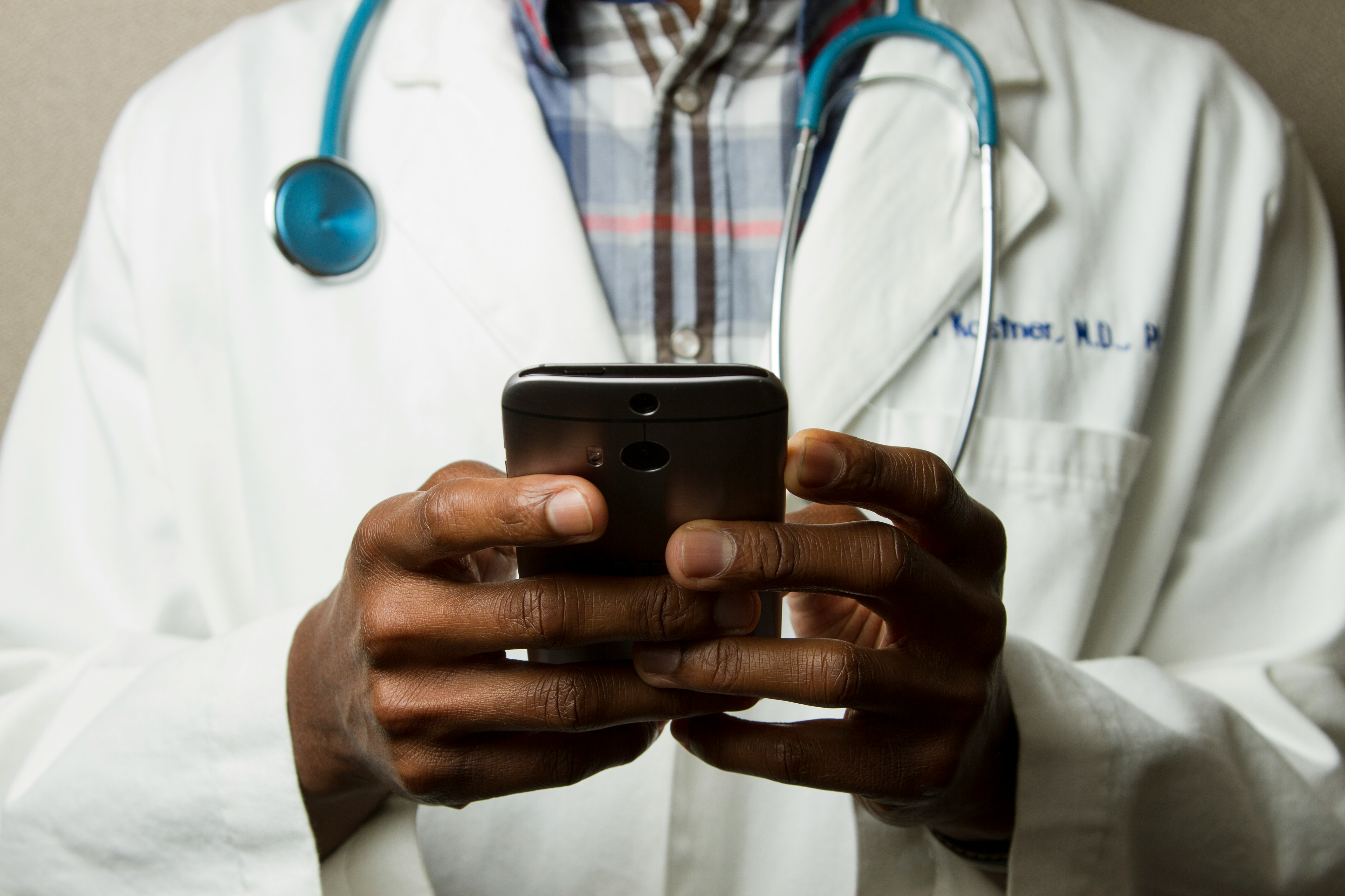 Mobile Vet Software: What House-Call Practices Need (2026)